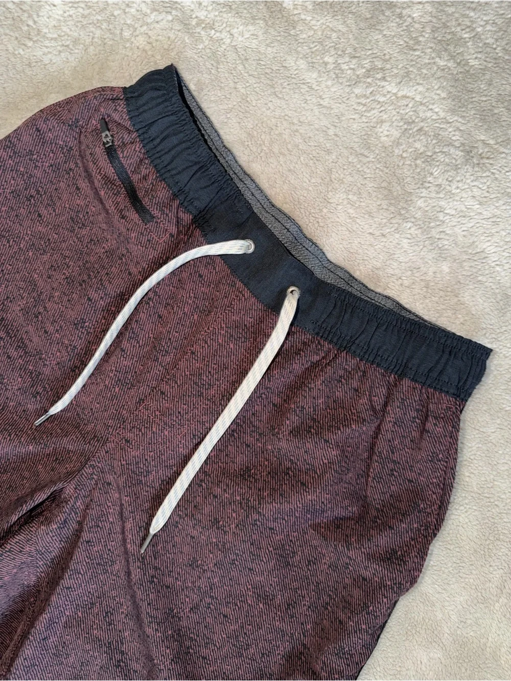 Vuori Banks Short Unlined 7” Men’s Medium Burgundy Athletic Performance Running